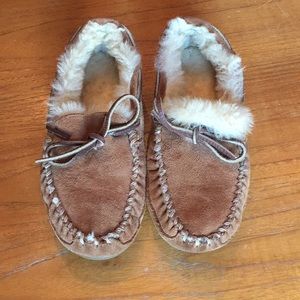 LL Bean Wicked Good Shearling Slippers Size 3